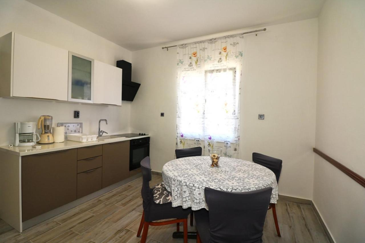 Apartmani Mikin 베티나 외부 사진