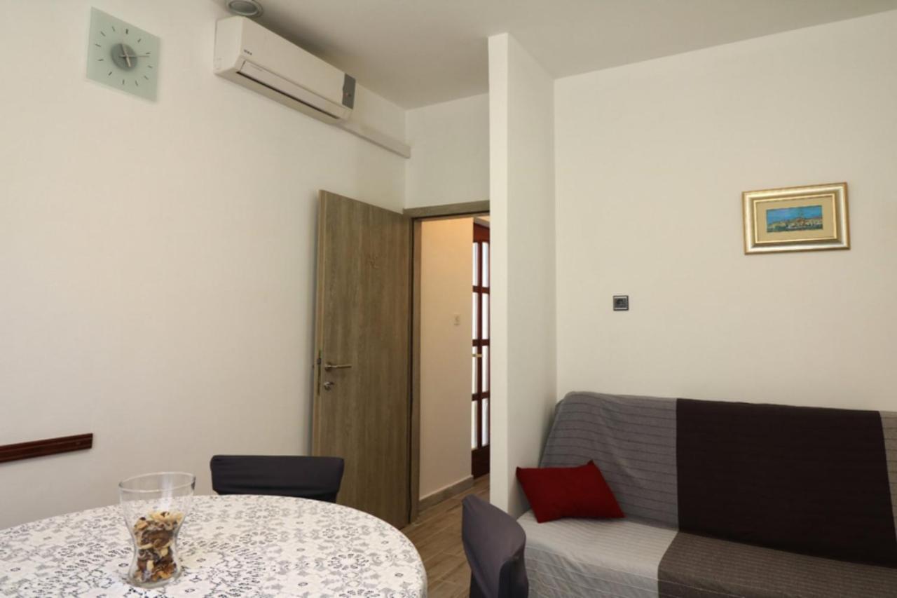 Apartmani Mikin 베티나 외부 사진