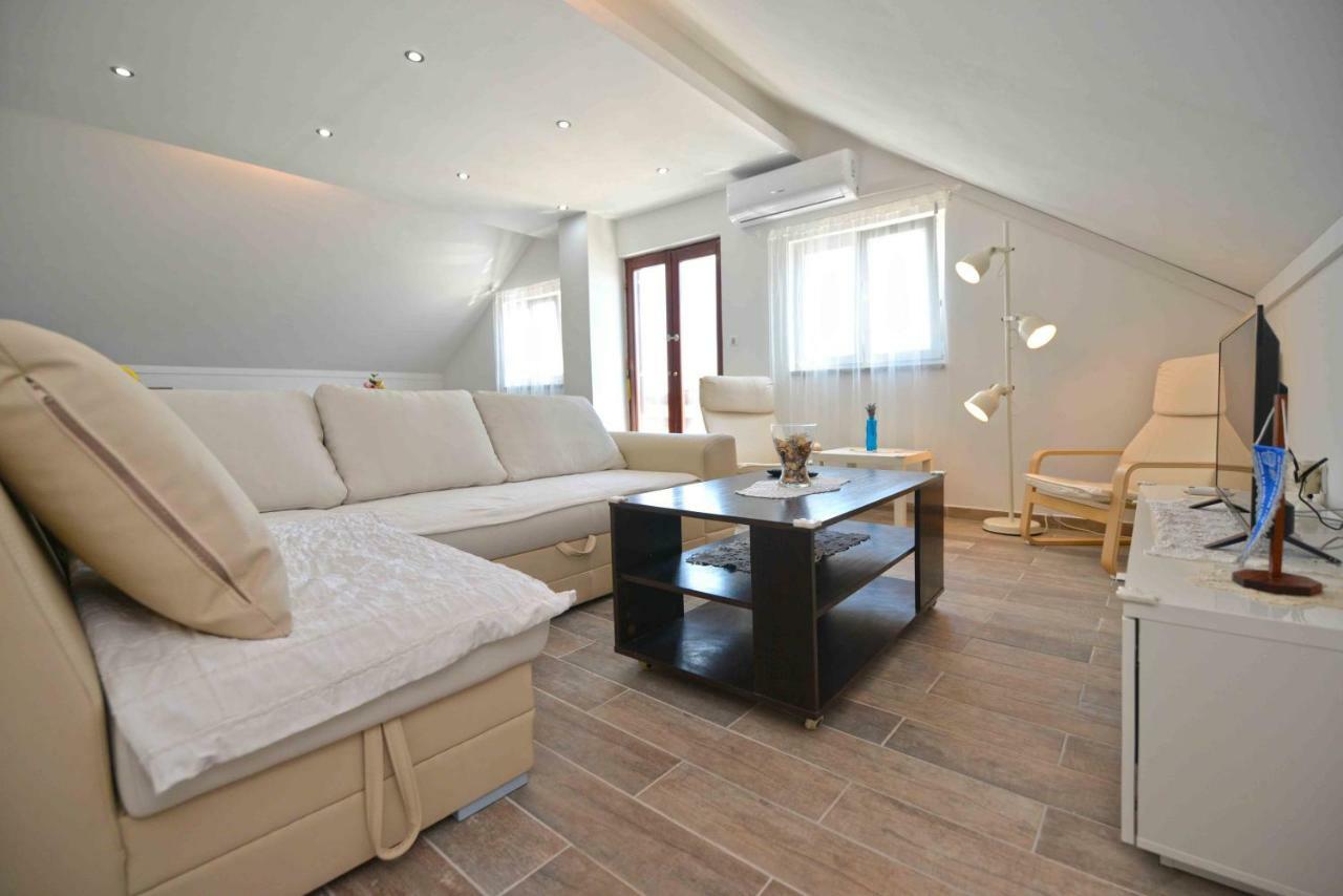 Apartmani Mikin 베티나 외부 사진